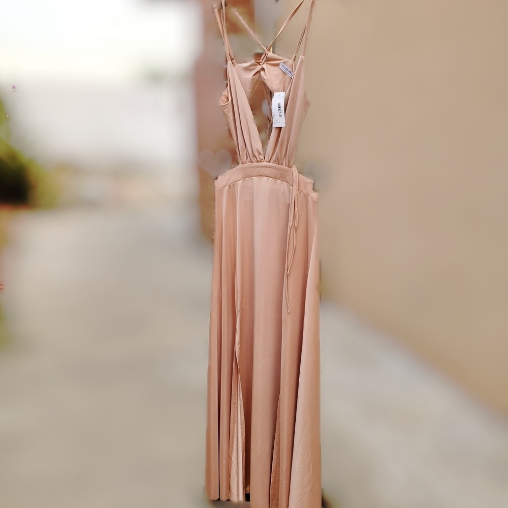 Fashion Nova Surplice Plunging V-Neckline Dress - Picture 4 of 8